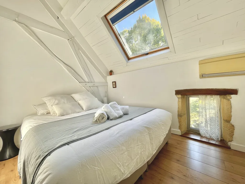 Chambres - Maison en Pierre avec Piscine et Vue Nature
