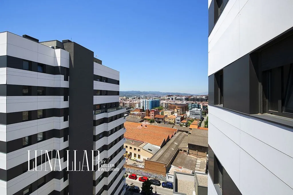 Esterno - Modern Flat with Pool in Cornellà de Llobregat