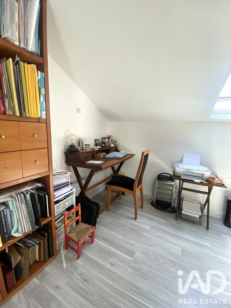 Studio - Renovated Apartment with Balcony in Setúbal