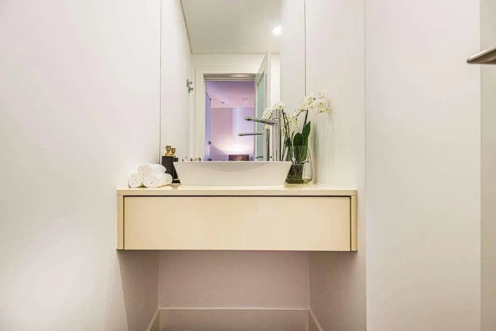 Vannitoad - Luxury Duplex Flat with Pool in Estoril