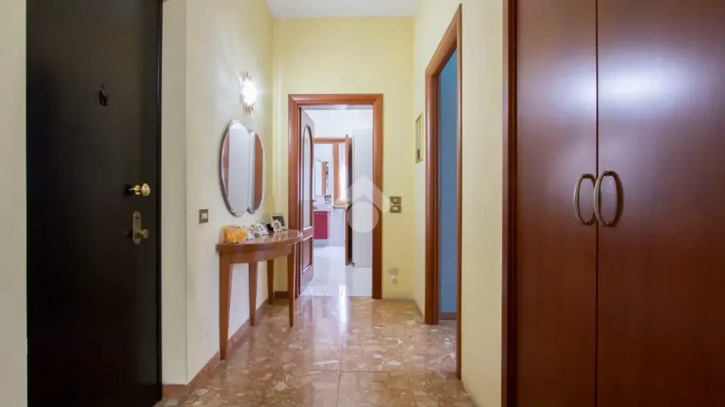 hallway_entrance