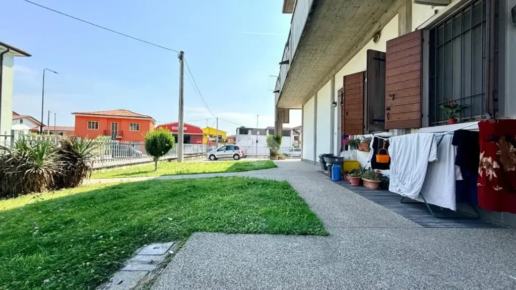 Jardin - Ground Floor Apartment with Garage in Vigasio