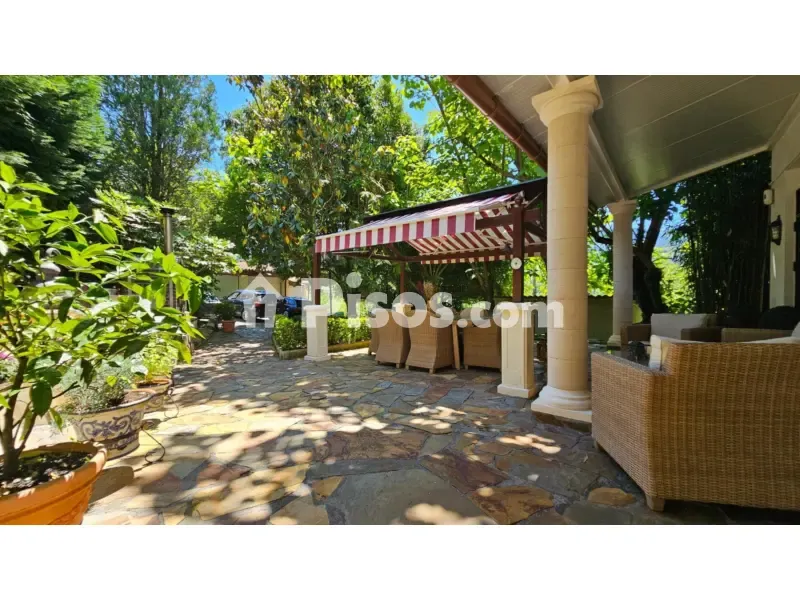 Terrace - Independent Villa with Private Pool in Gueñes