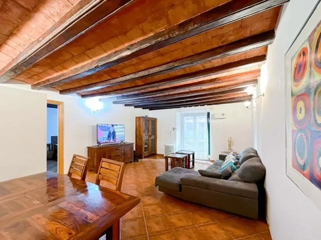 Söögituba - Flat with Wooden Beams in Central Barcelona