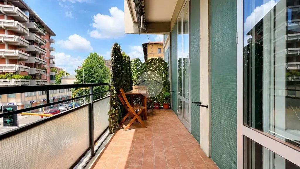 Balcone - Rustic-Finished Apartment with Terraces in Florence