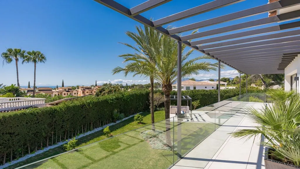 Terrasse - Luxury Villa with Sea Views in Golden Mile