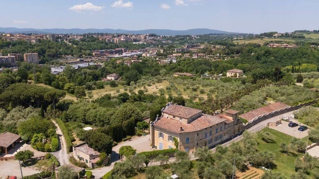 Õhuvaade - Baroque Villa with Private Garden in Siena