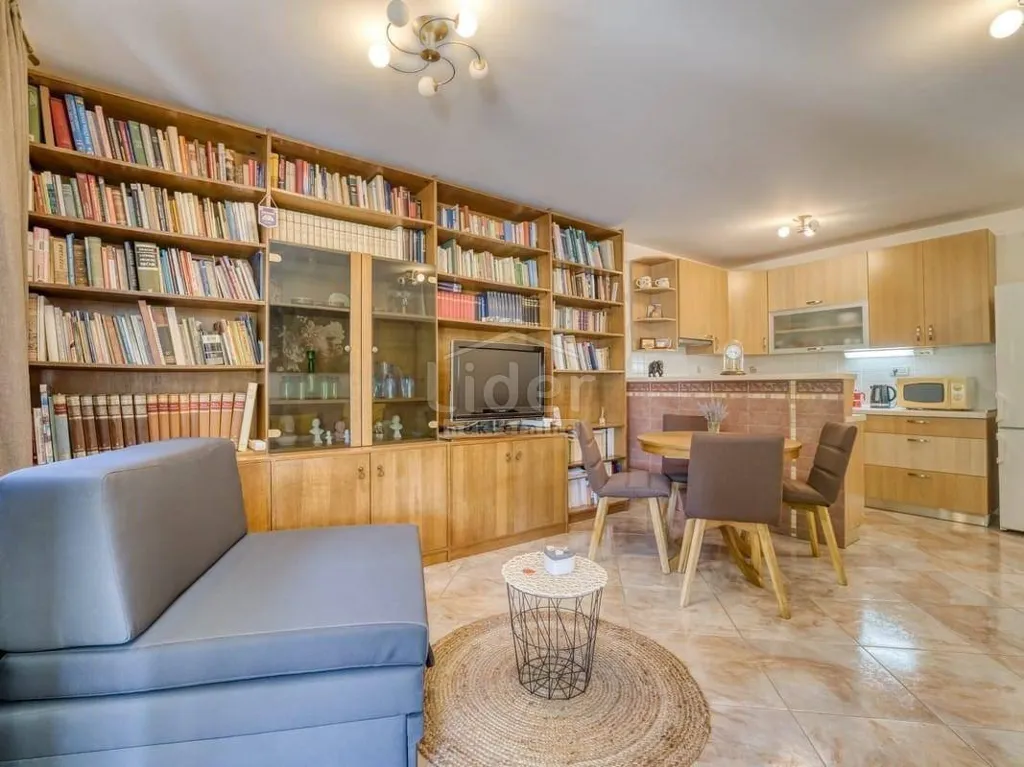 Soggiorno - Spacious 1+1 Apartment with Terrace in Klana