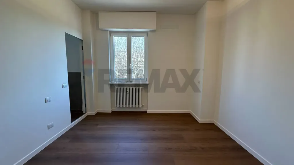 Pièces - Modernised Apartment with Balcony in Bergamo