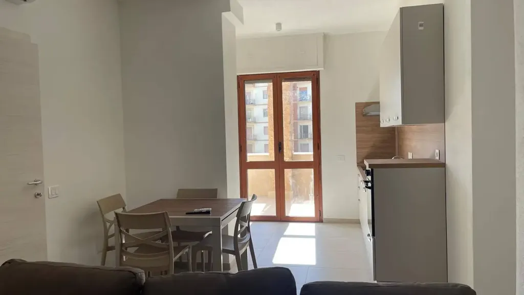 Salle à manger - Bright Triplex with Terrace in Alghero