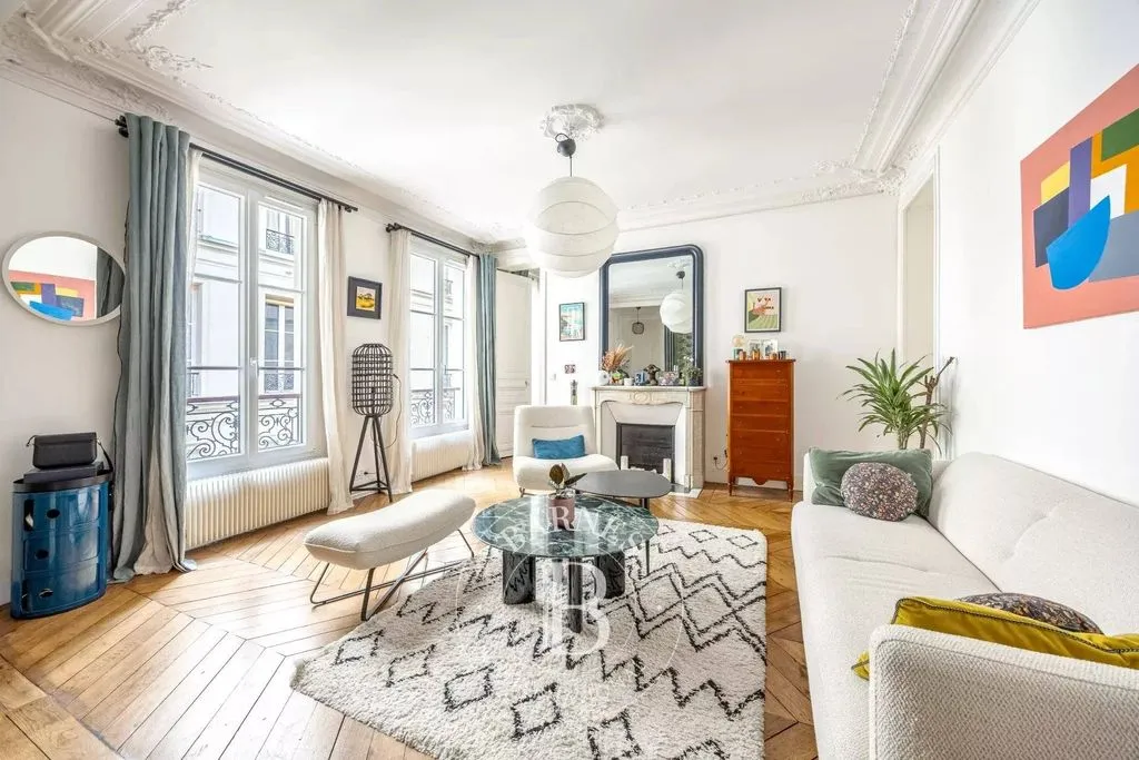 Elutuba - Luxury Apartment with Period Charm in Canal Saint Martin