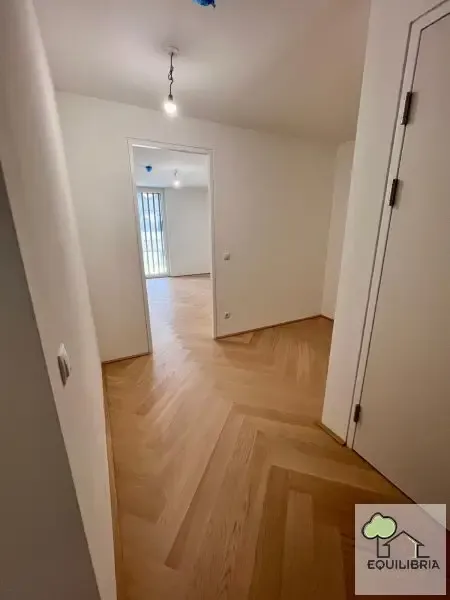 Hallway - 2-Bedroom Apartment with Loggia in Vienna