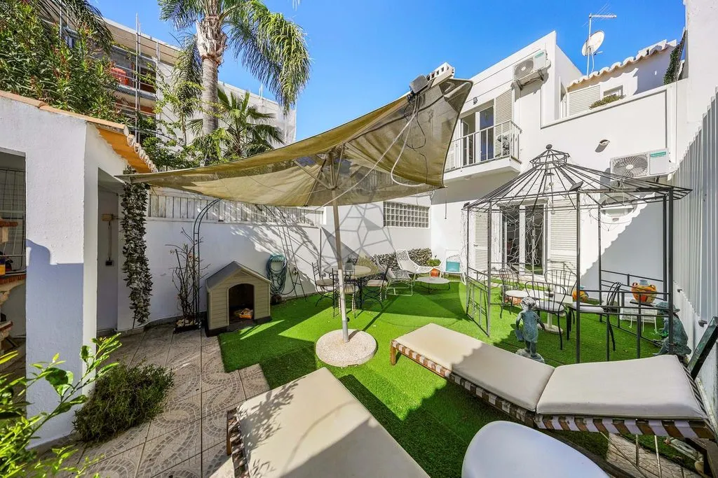 Terrace - 2-Bedroom Villa with Private Garden in Albufeira