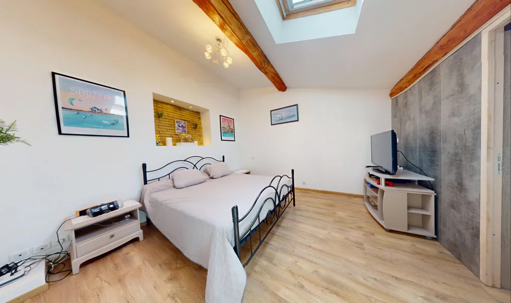 Magamistoad - Spacious Townhouse with Garage in City Centre