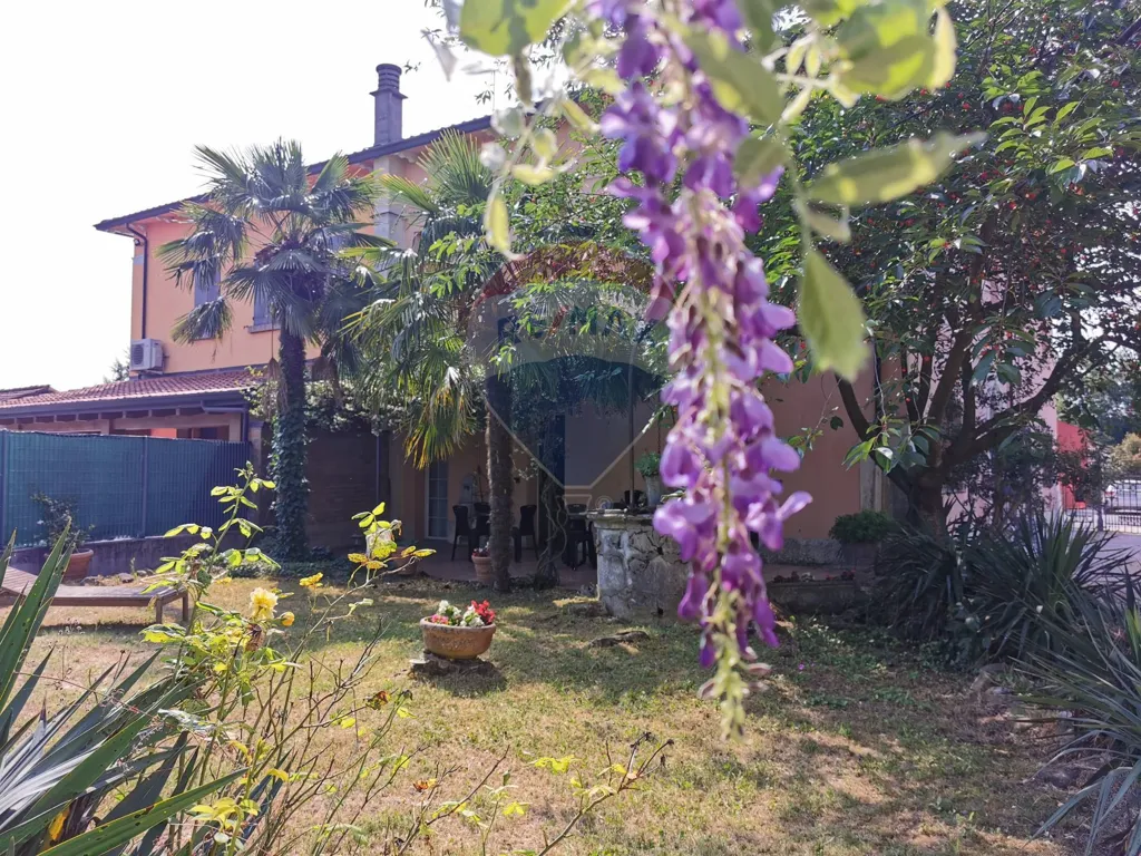 Aed - Independent Villa with Garden in Cento