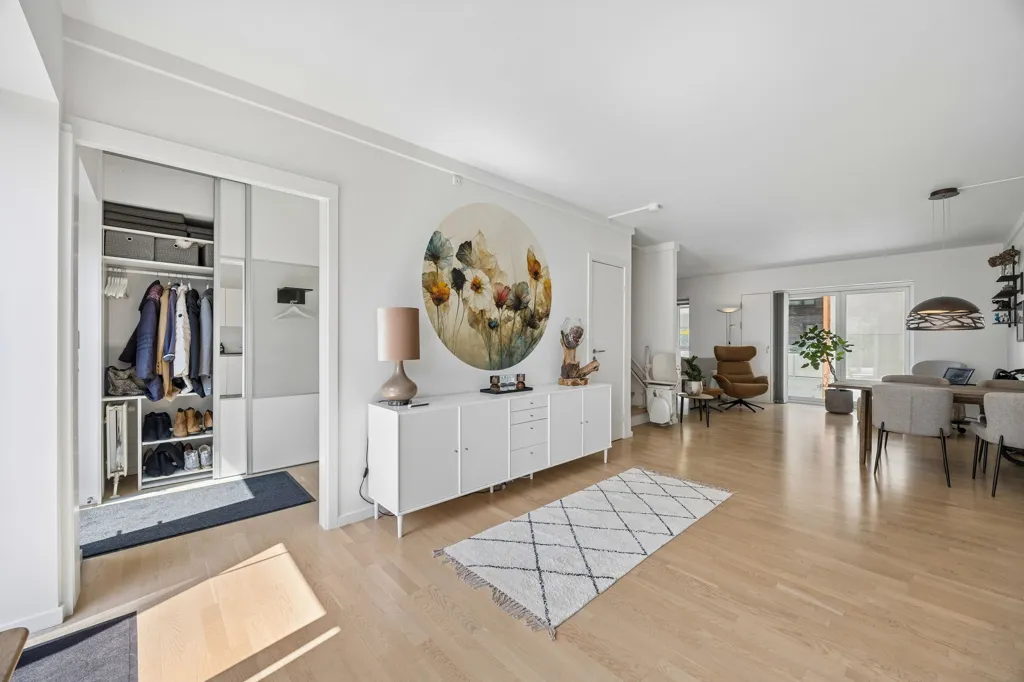 Ingresso - Apartment with City Centre View in Køge