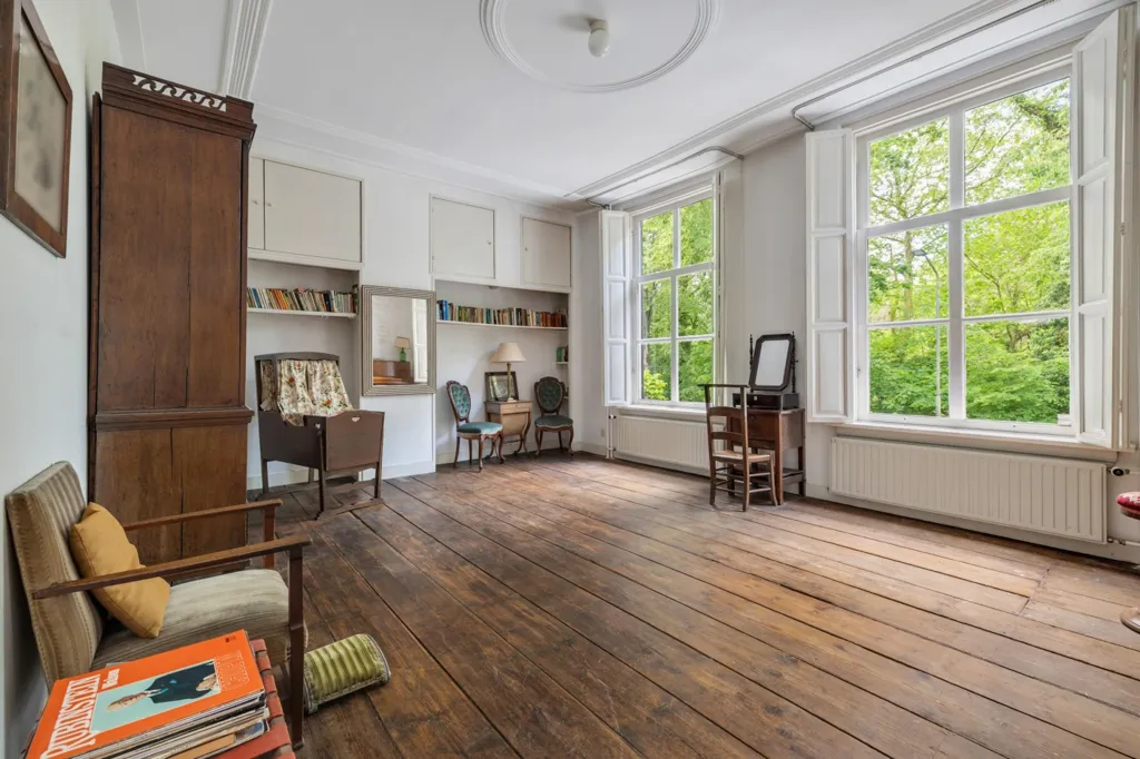 Living Room - Monumental Villa with Historical Charm in Breda