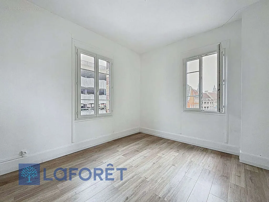 Toad - City Centre Flat with 2 Bedrooms in Évreux
