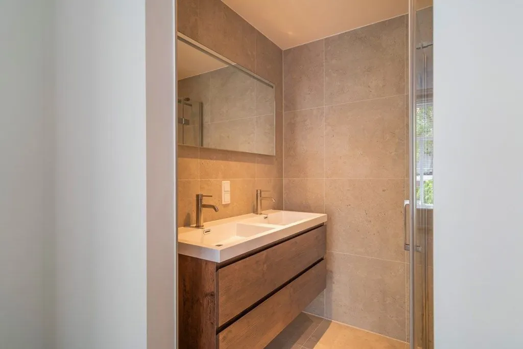 Salles de bain - Renovated Apartment with Balcony in The Hague