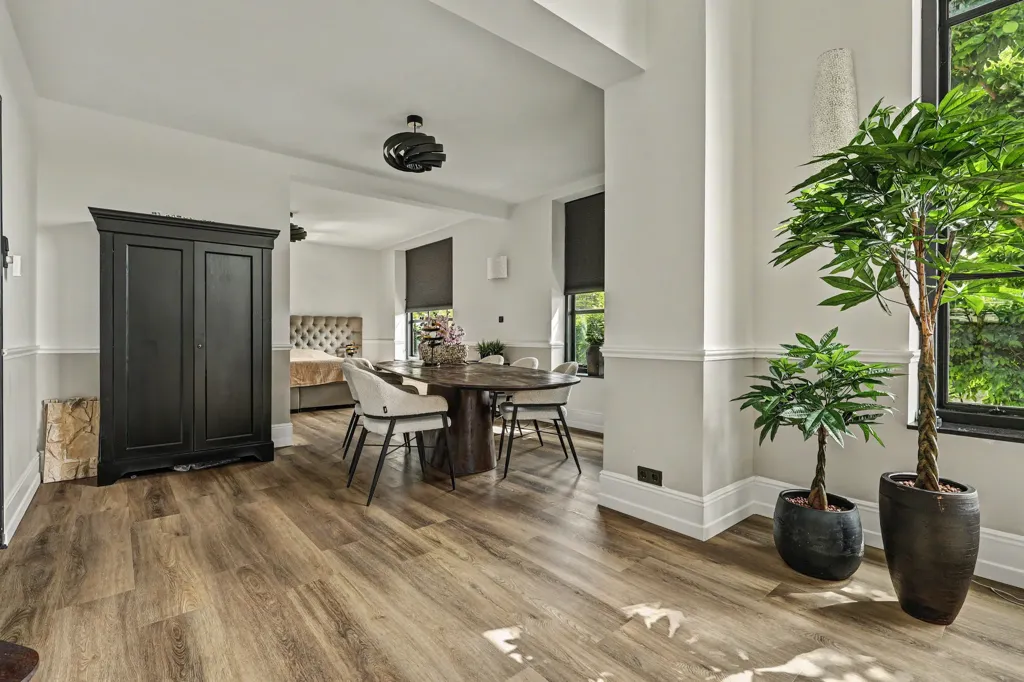 Sala da pranzo - Renovated Schoolhouse with Loft in Oudelande