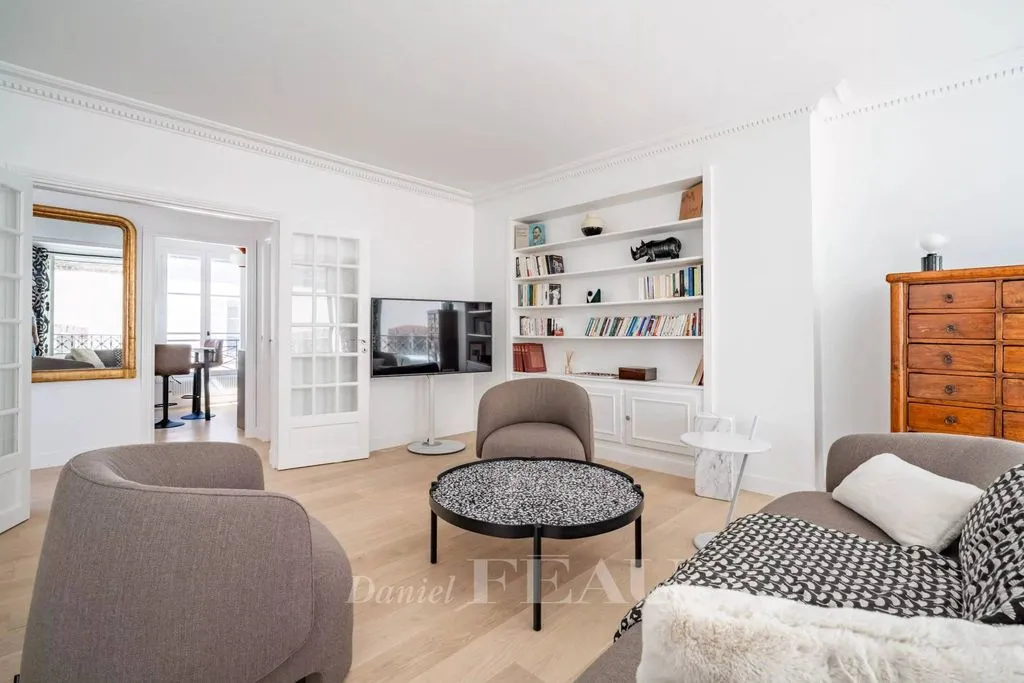 Séjour - Appartement Luxueux avec Vue sur la Ville près de la Tour Eiffel