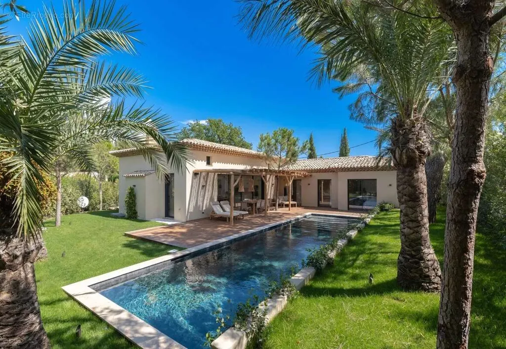 Piscine - Villa Luxueuse avec Piscine à Saint-Tropez