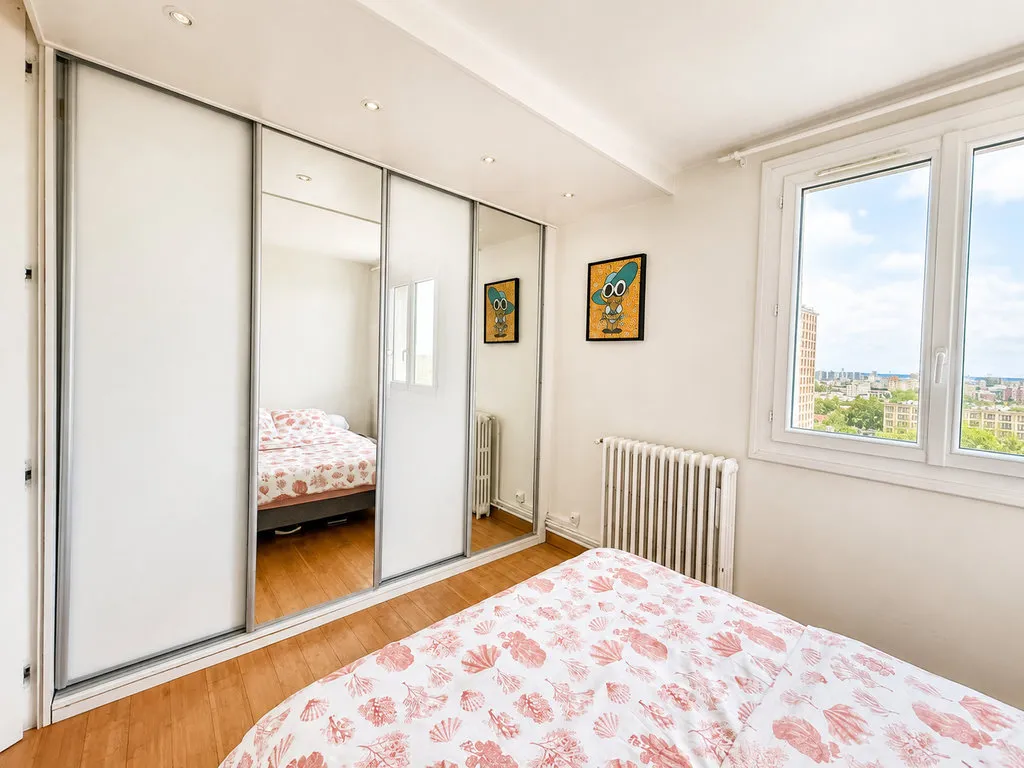 Magamistoad - 3-Bed Flat with Lift in Châtillon