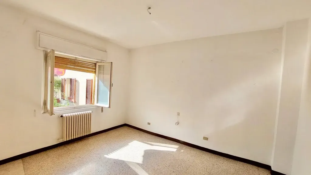 Rooms - 7-Room Apartment with Balcony in Fabriano
