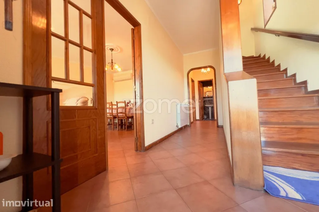 Flur - Geminated House with Garage in Chaves Centre