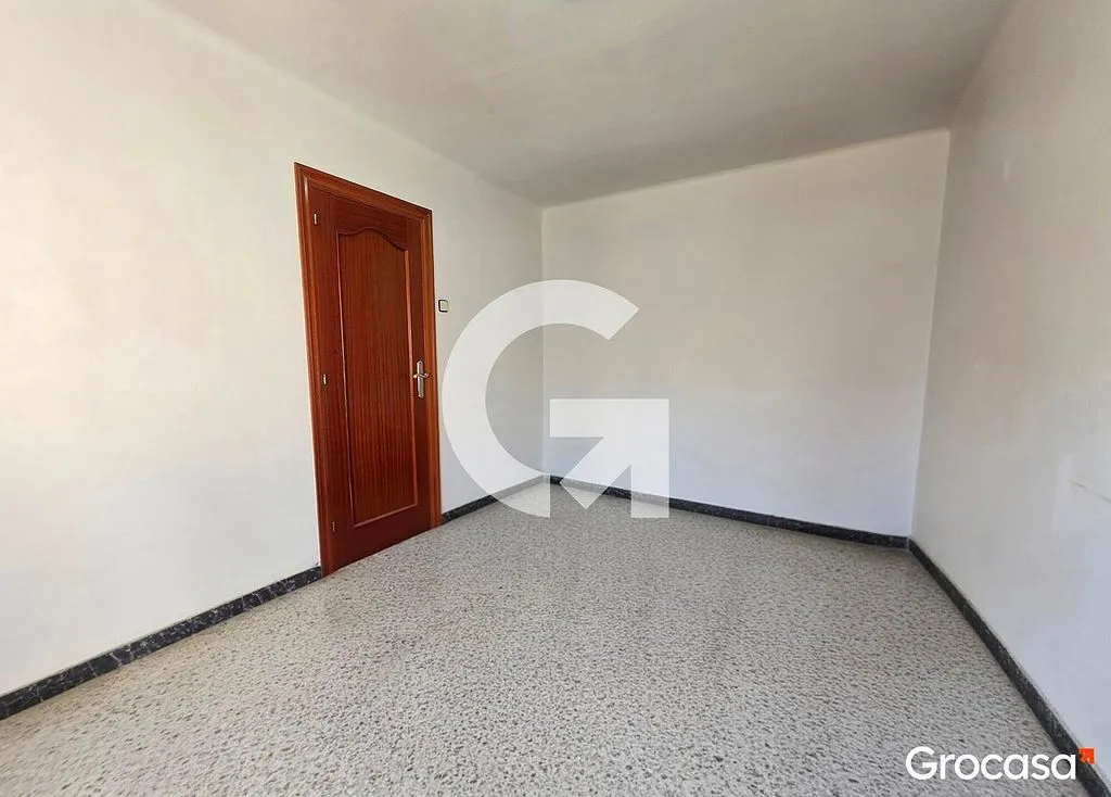 Pièces - Apartment with Ascender in El Pedró