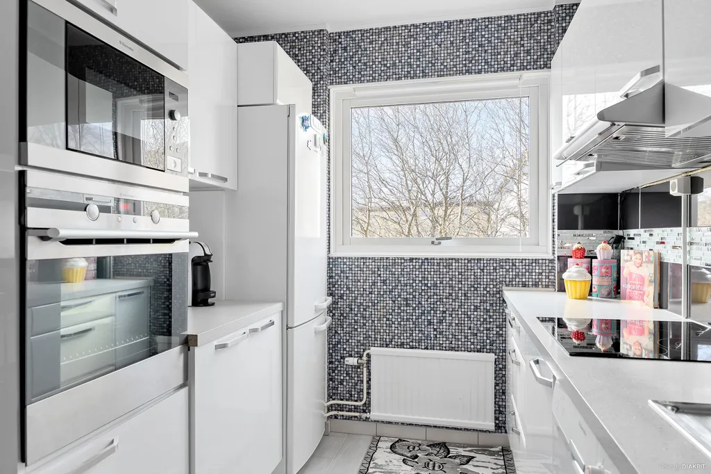 Kitchen - Two-Bedroom Flat with Glazed Balcony in Åstorp