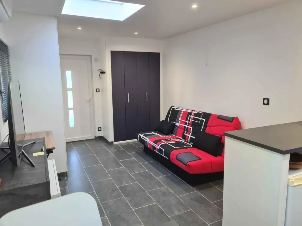 Living Room - Meubled Maison with Garden in Residential Area