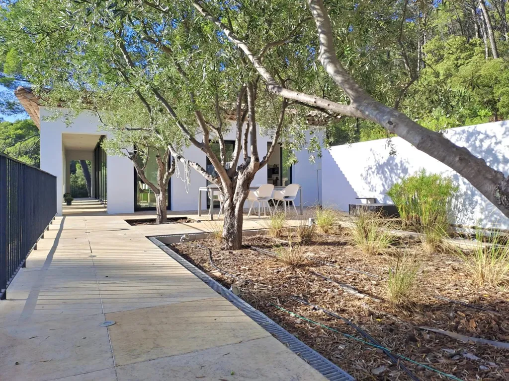Jardin - Villa Contemporaine avec Vue Panoramique à Lorgues