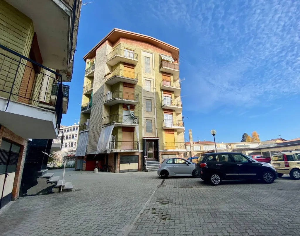 Välivaade - Bright Flat with Balcony in Cuorgnè Centre