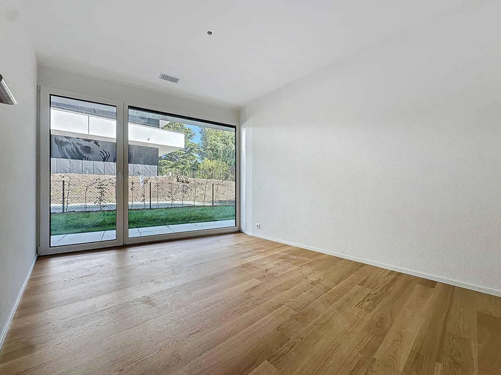 Toad - 5.5-Bedroom Apartment with Lake View in D3 Building