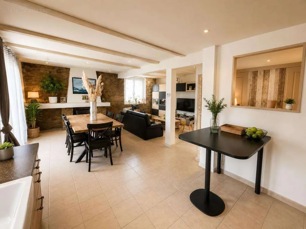 Dining Room - Renovated House with Garden in Brest