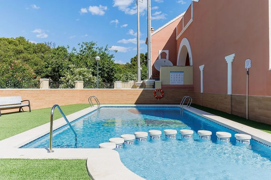 Bassein - Terraced House with Pool in Señorío de Roda