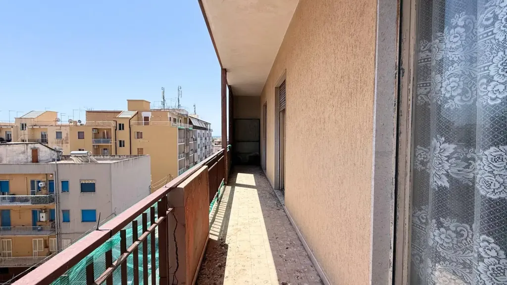 Rõdu - Apartment with Balcony in Siracusa