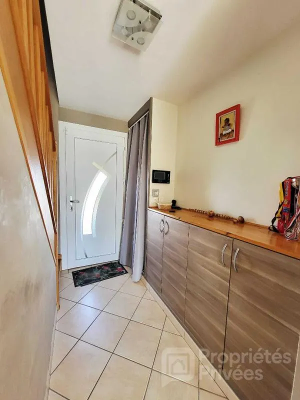 Entrée - Maison Moderne avec Jardin à Sermaises