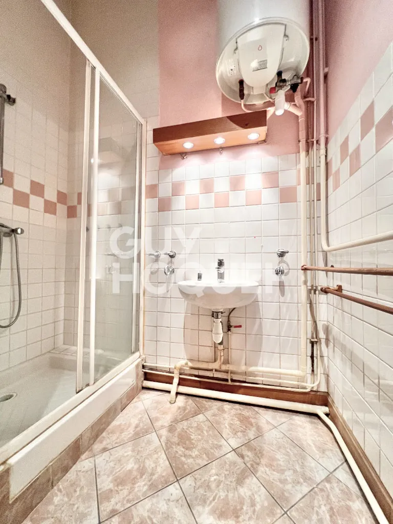 Vannitoad - Contemporary House with High Ceilings in Massy