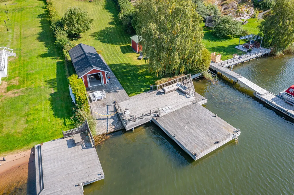 Õhuvaade - Strandtomt with Marina in Österskär