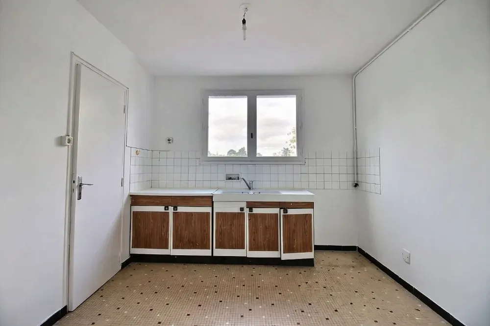 Köök - 3-Bed Apartment with Balcony in Quimper Ouest