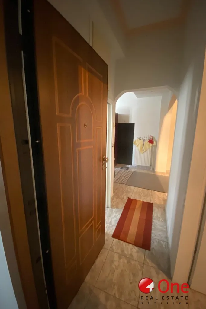 Ingresso - Multi-level House with Balcony in Keratsini