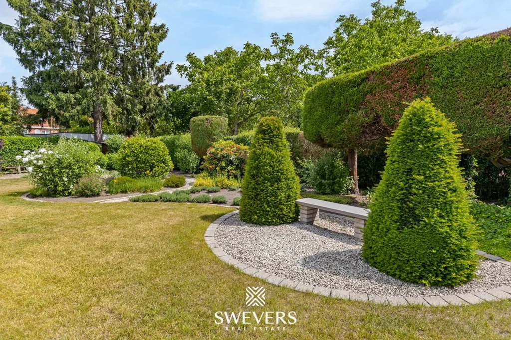 Garden - Open Plan House with Garden in Beringen