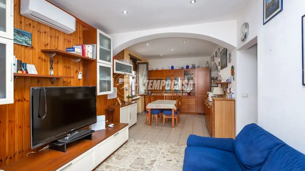 Séjour - Four-Bedroom Apartment with Central Heating in Moncalieri