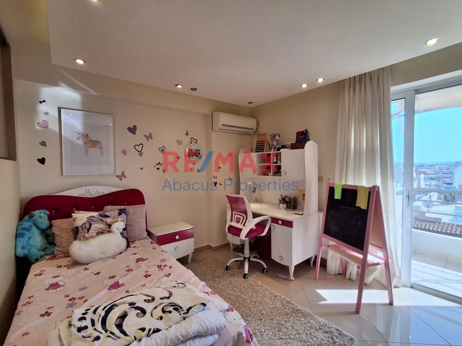 Bedrooms - Apartment with Panoramic Views in Nikaia