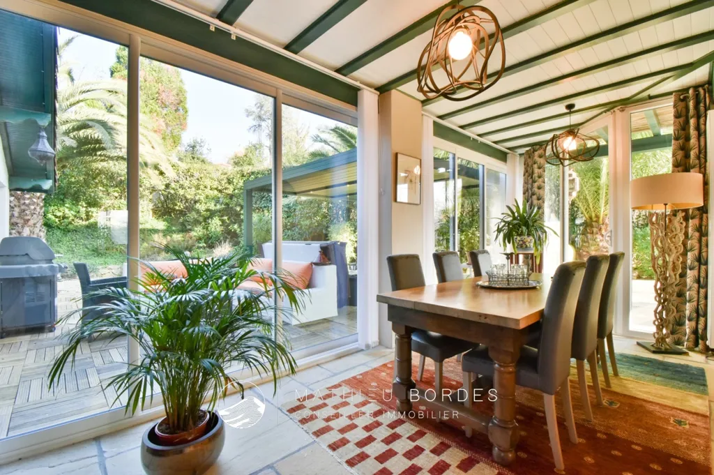 Terrass - Character Villa with Pool in Villefranque