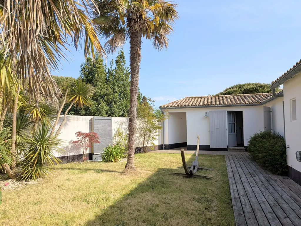 Jardin - Maison de Plain-Pied avec Jardin à Les Portes-en-Ré