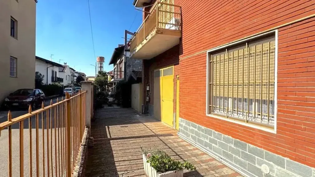 Extérieur - Cielo-Terra Property with Shop in Binasco
