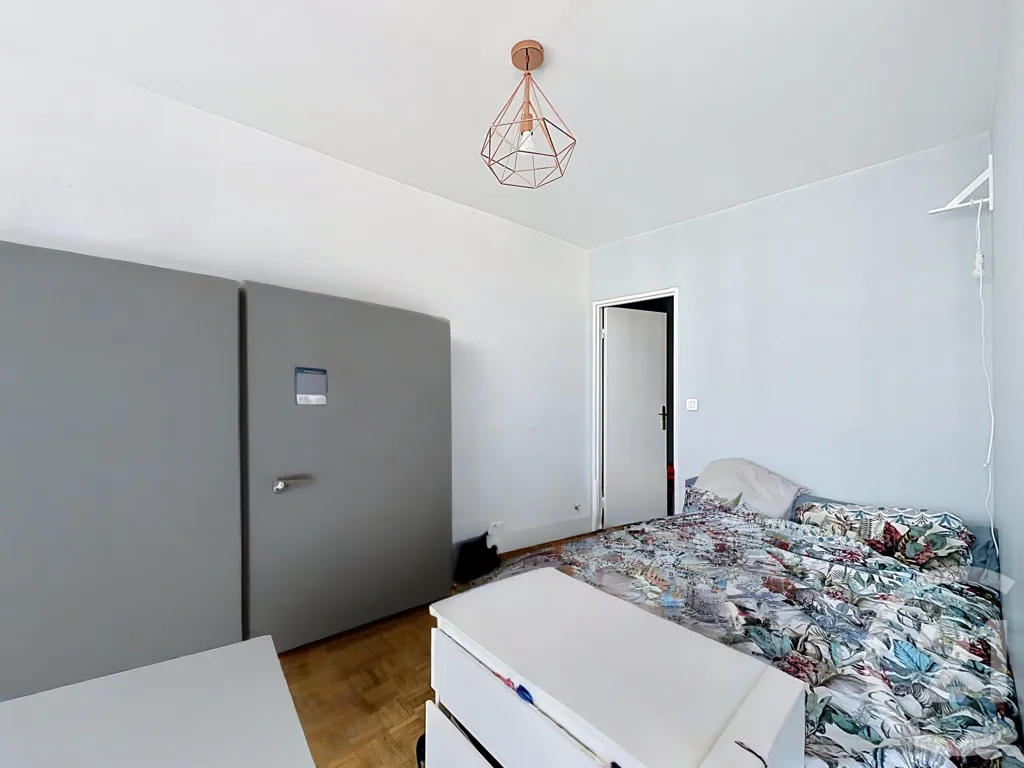 Chambres - Appartement avec Balcon et Vue Dégagée à Villejuif
